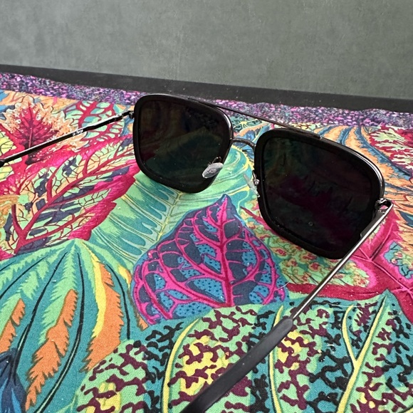 Johnny Fly Sunglasses - Picture 4 of 8